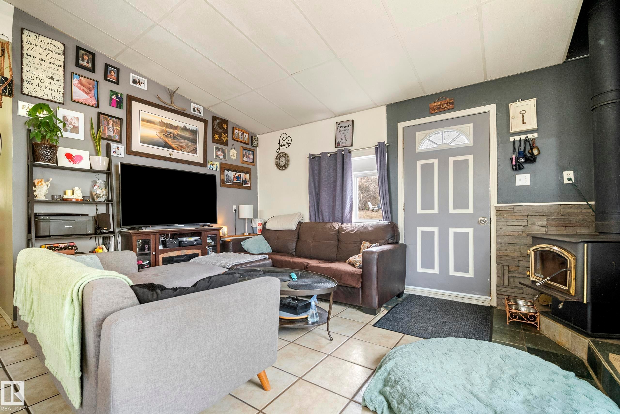 












106 52502 RGE ROAD 25

,
Rural Parkland County,




AB
T7Y 2M2

