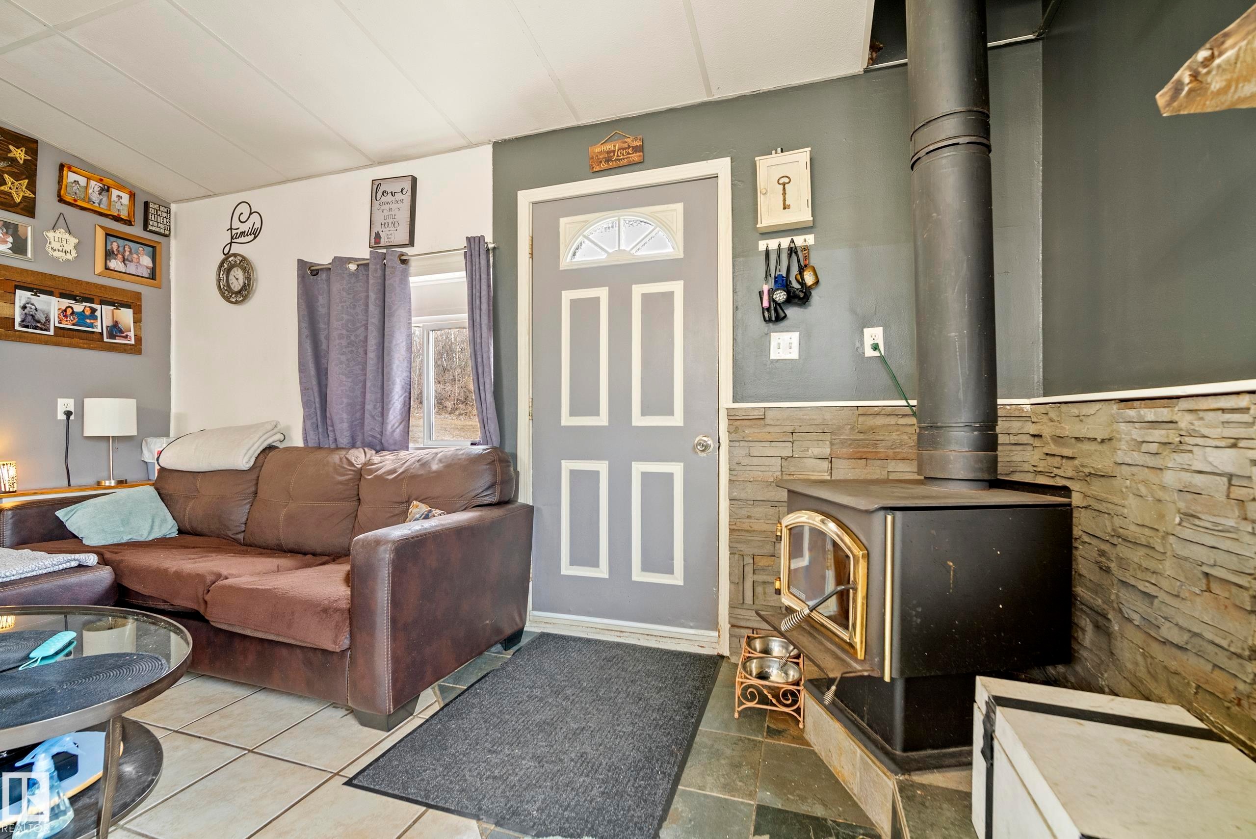 












106 52502 RGE ROAD 25

,
Rural Parkland County,




AB
T7Y 2M2

