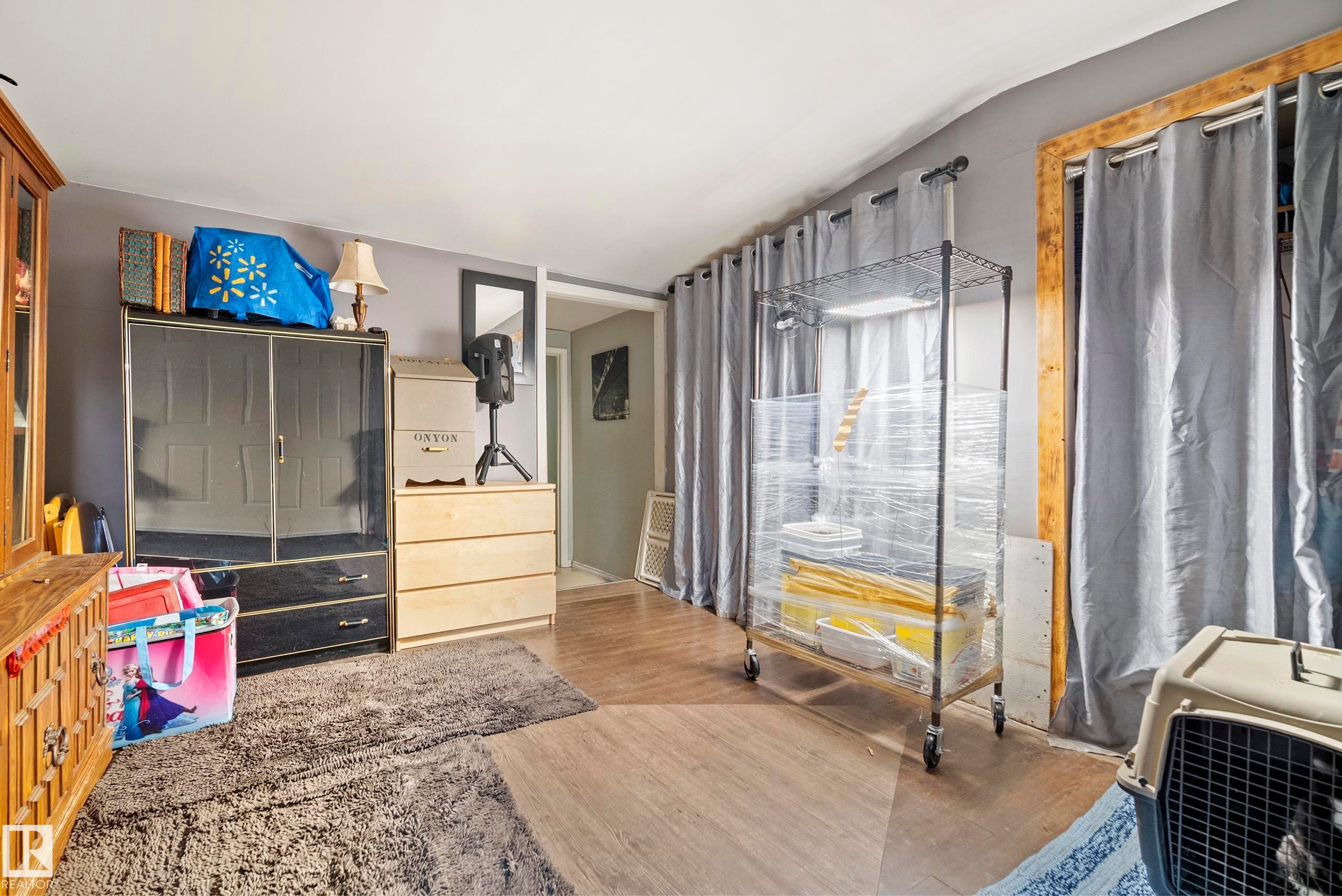 












106 52502 RGE ROAD 25

,
Rural Parkland County,




AB
T7Y 2M2

