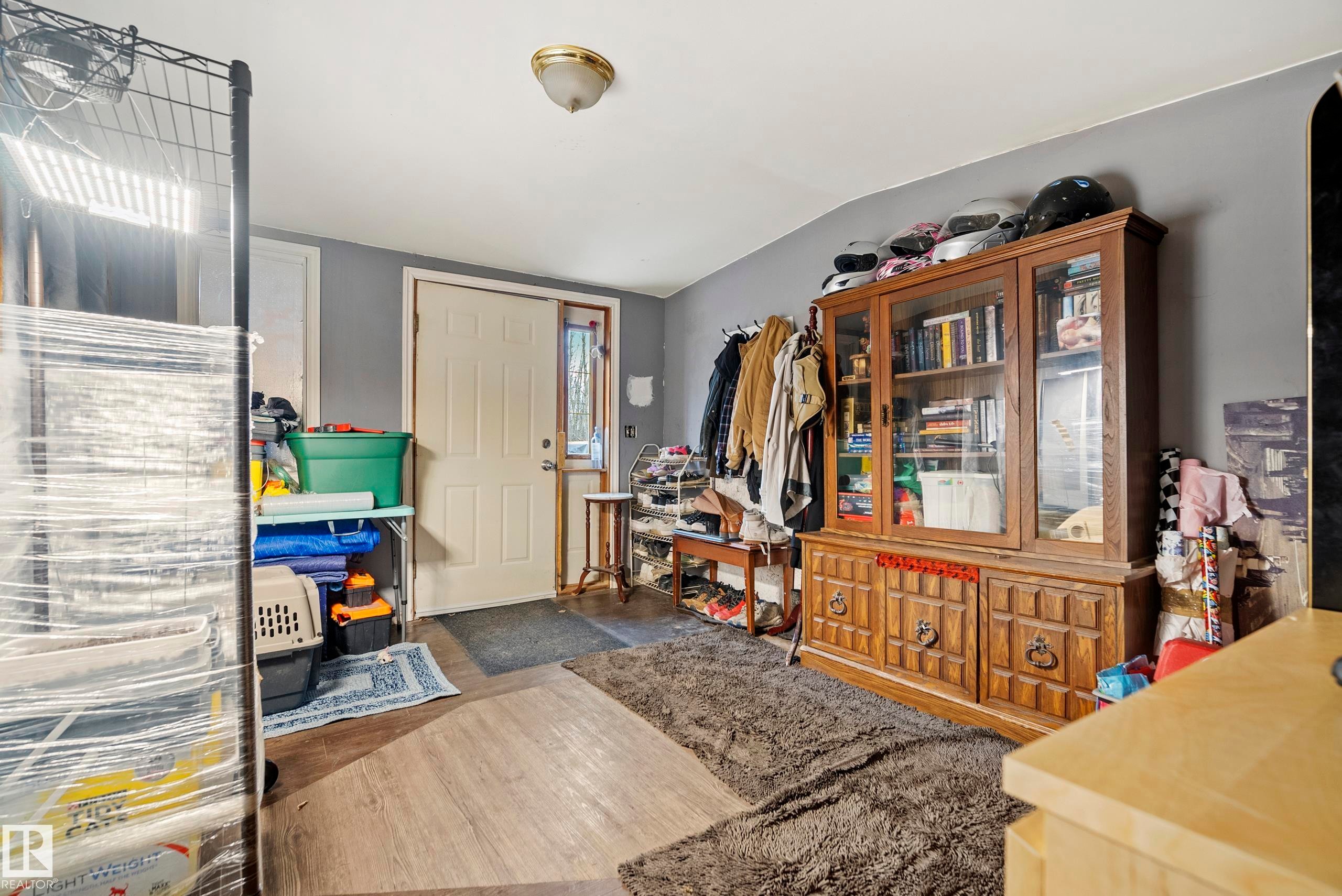 












106 52502 RGE ROAD 25

,
Rural Parkland County,




AB
T7Y 2M2

