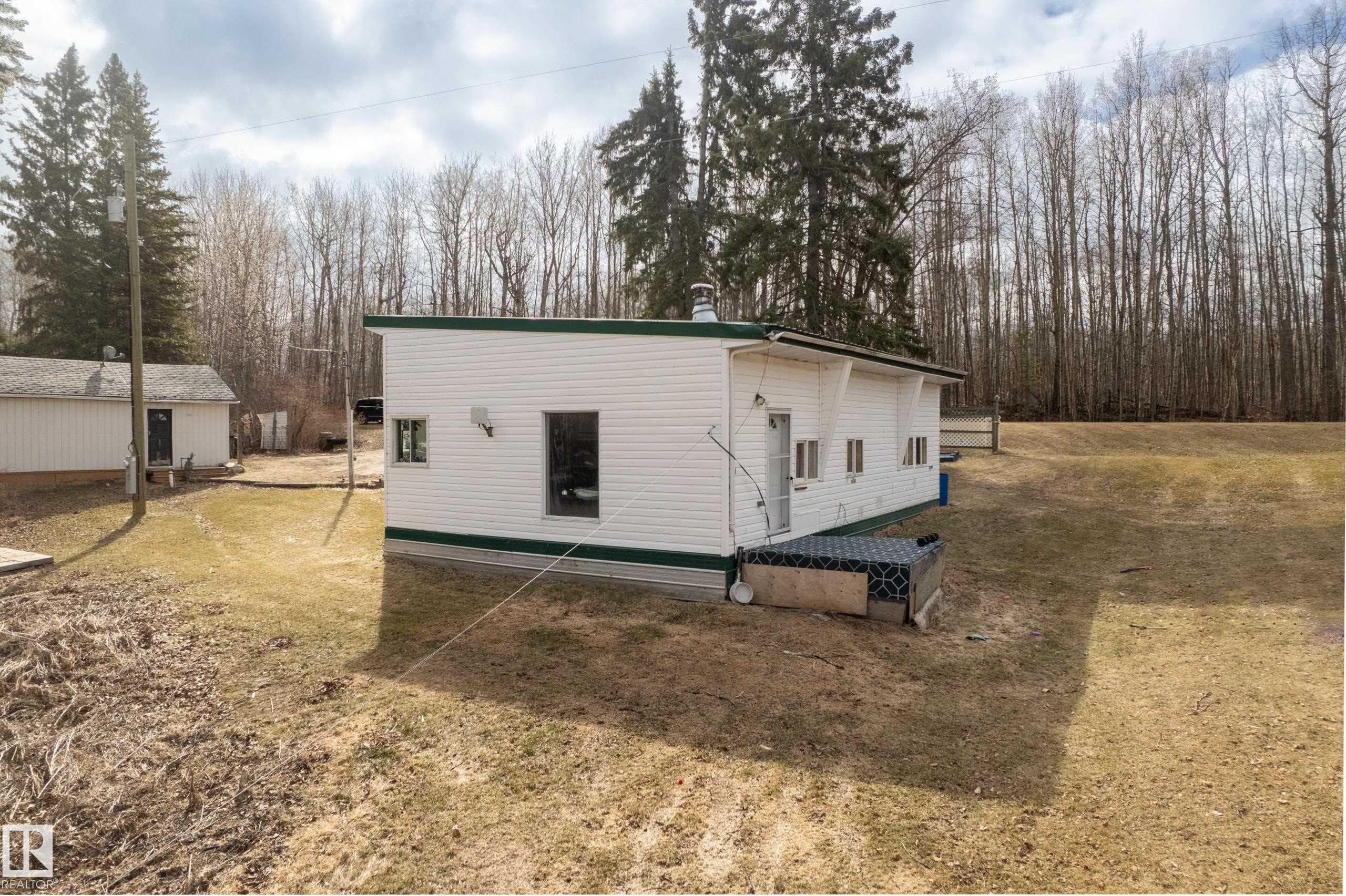 












106 52502 RGE ROAD 25

,
Rural Parkland County,




AB
T7Y 2M2

