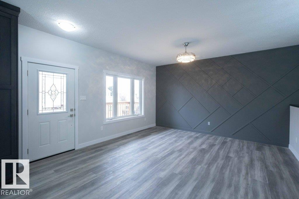 












9832 109 Street

,
Westlock,




AB
T7P 1P4

