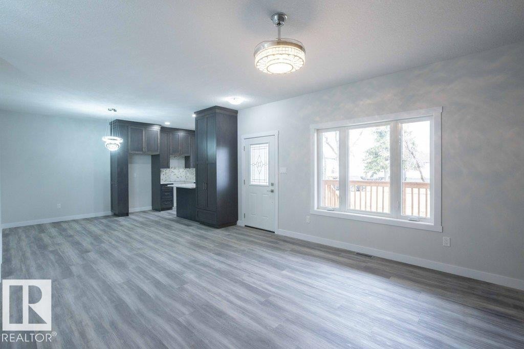 












9832 109 Street

,
Westlock,




AB
T7P 1P4

