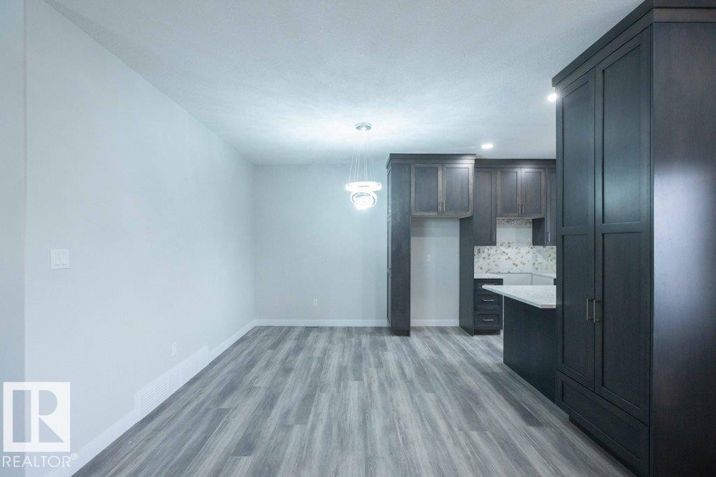 












9832 109 Street

,
Westlock,




AB
T7P 1P4

