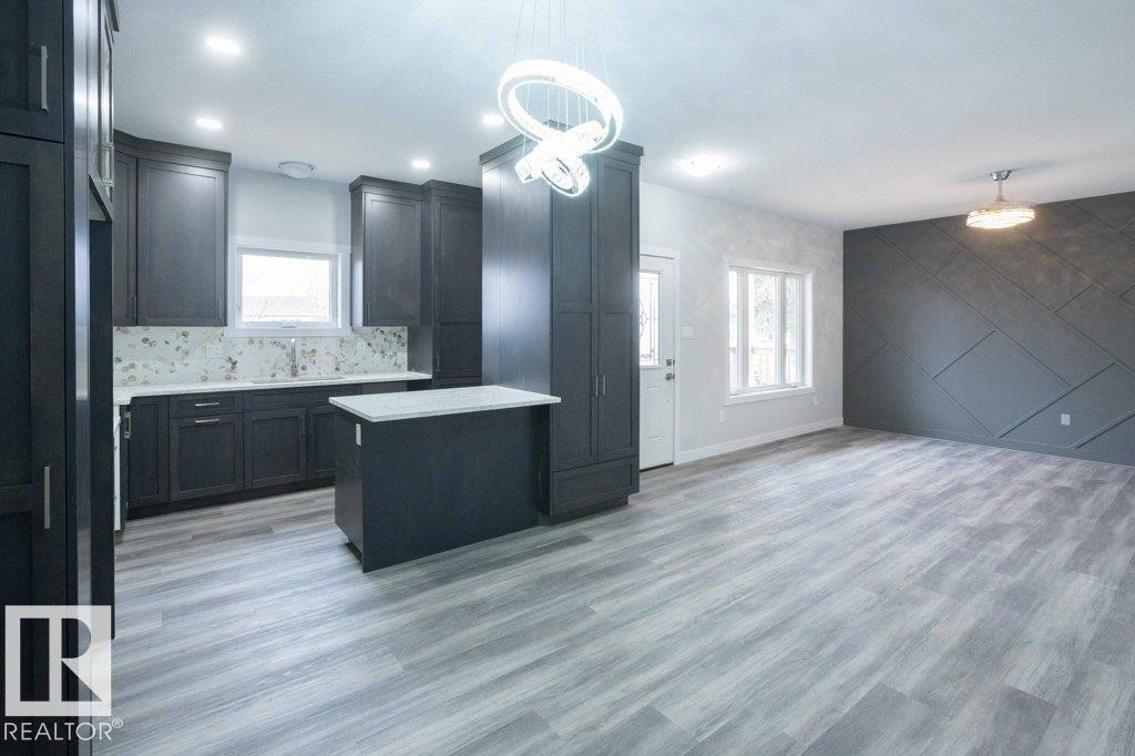 












9832 109 Street

,
Westlock,




AB
T7P 1P4

