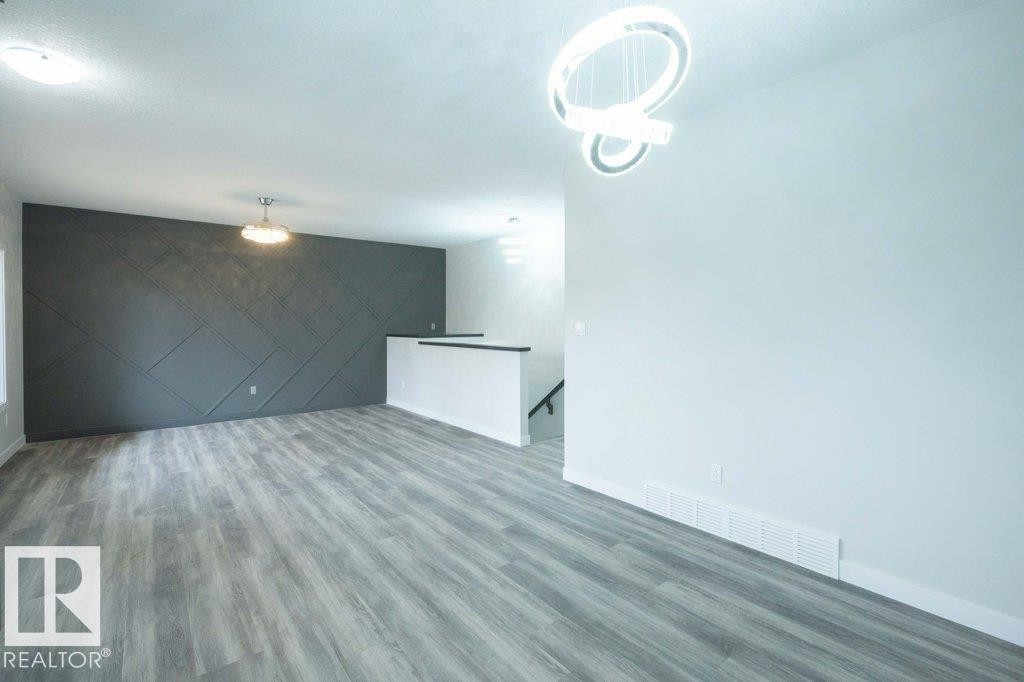 












9832 109 Street

,
Westlock,




AB
T7P 1P4

