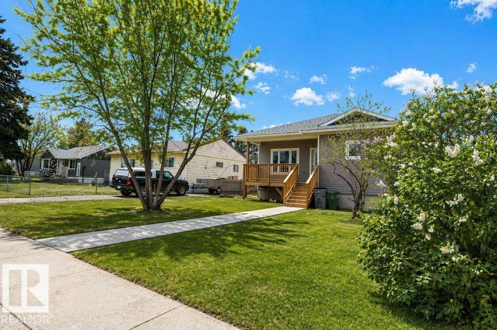 












9832 109 Street

,
Westlock,




AB
T7P 1P4

