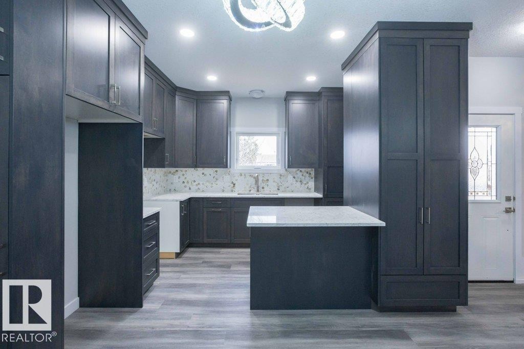 












9832 109 Street

,
Westlock,




AB
T7P 1P4

