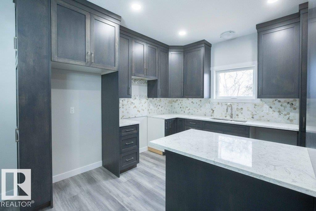 












9832 109 Street

,
Westlock,




AB
T7P 1P4

