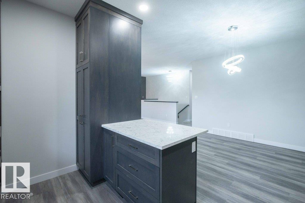 












9832 109 Street

,
Westlock,




AB
T7P 1P4

