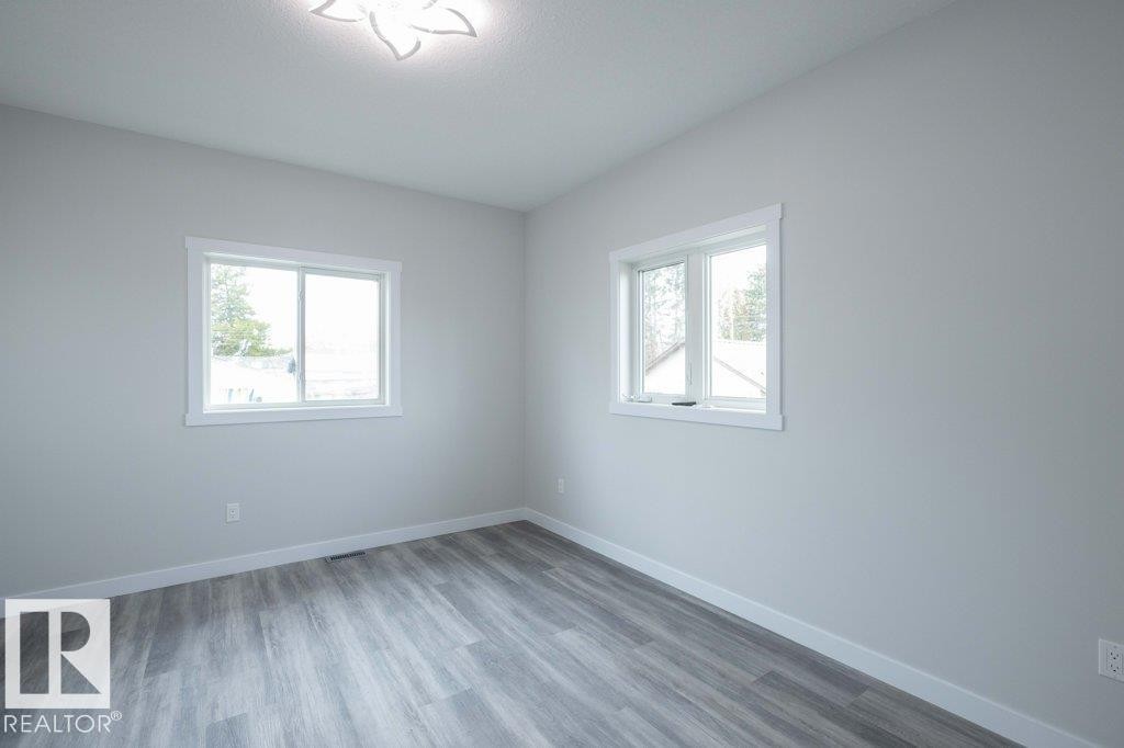 












9832 109 Street

,
Westlock,




AB
T7P 1P4

