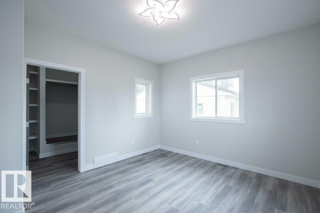 












9832 109 Street

,
Westlock,




AB
T7P 1P4

