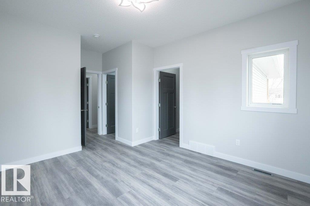 












9832 109 Street

,
Westlock,




AB
T7P 1P4

