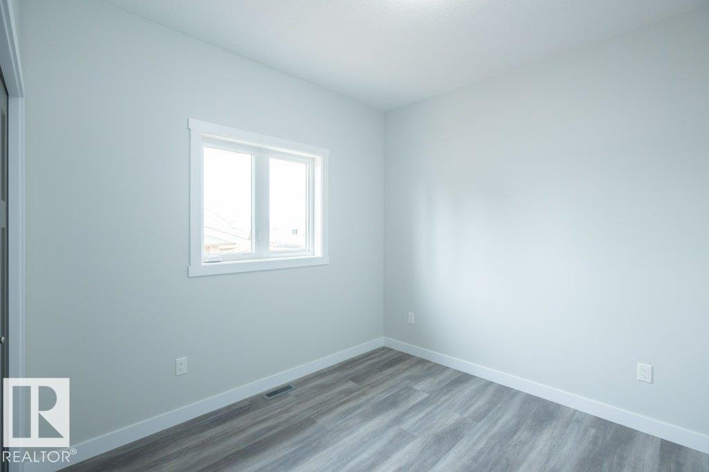 












9832 109 Street

,
Westlock,




AB
T7P 1P4

