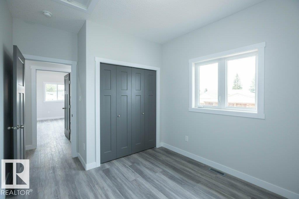 












9832 109 Street

,
Westlock,




AB
T7P 1P4

