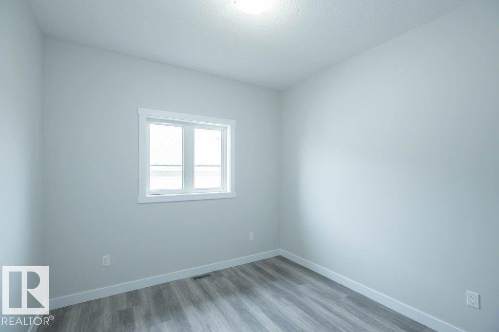 












9832 109 Street

,
Westlock,




AB
T7P 1P4

