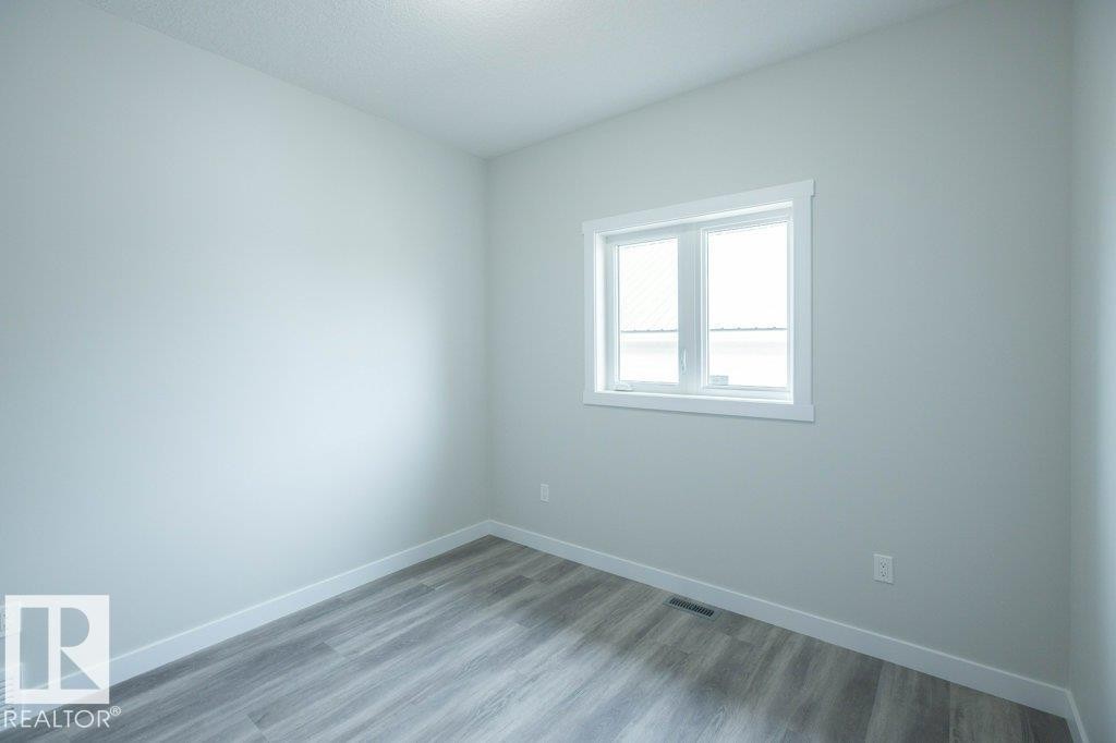 












9832 109 Street

,
Westlock,




AB
T7P 1P4

