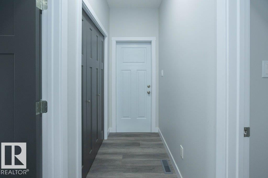 












9832 109 Street

,
Westlock,




AB
T7P 1P4

