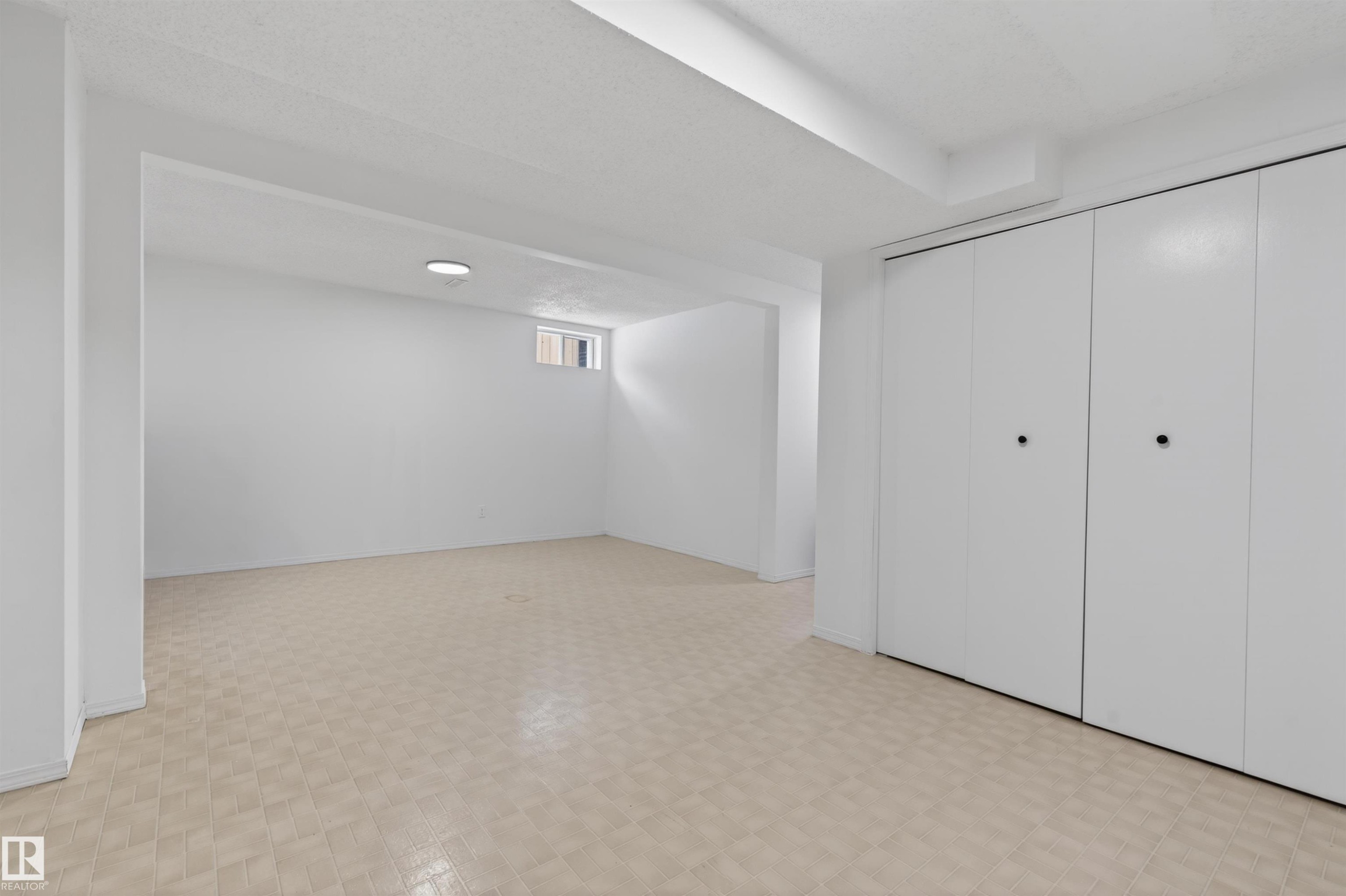 












6002 52 Avenue

,
Cold Lake,




AB
T9M 1T4


