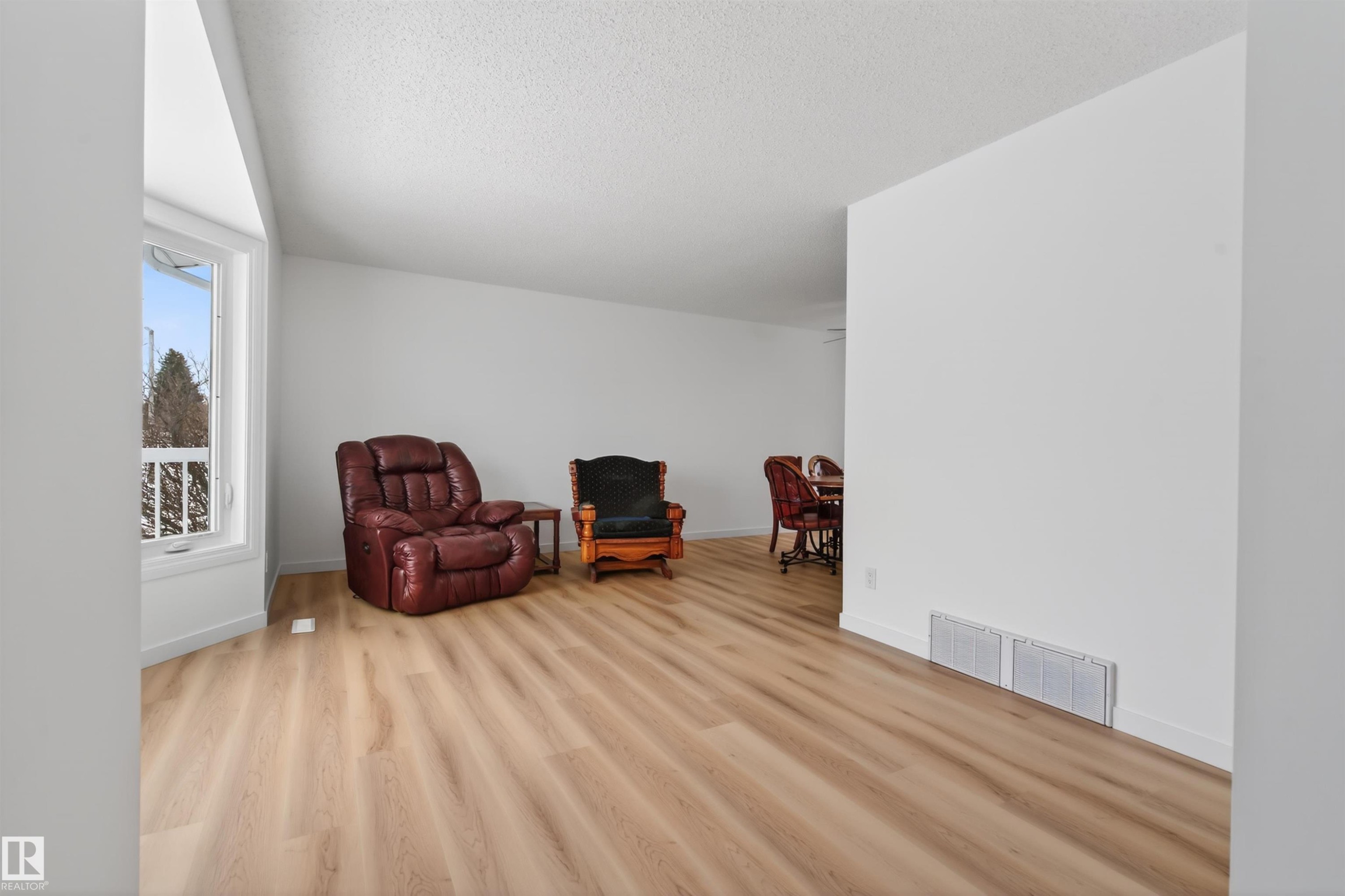 












6002 52 Avenue

,
Cold Lake,




AB
T9M 1T4

