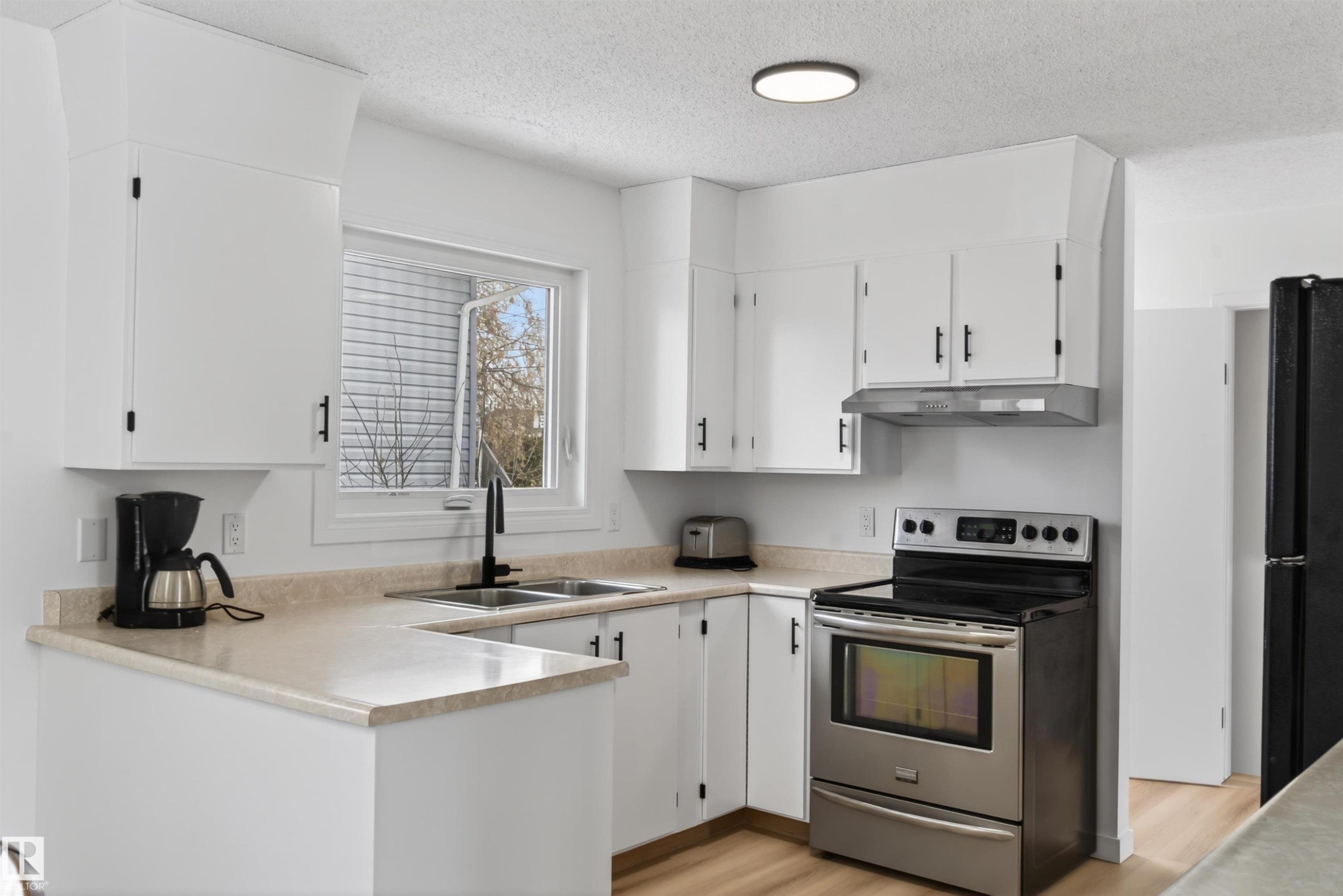












6002 52 Avenue

,
Cold Lake,




AB
T9M 1T4

