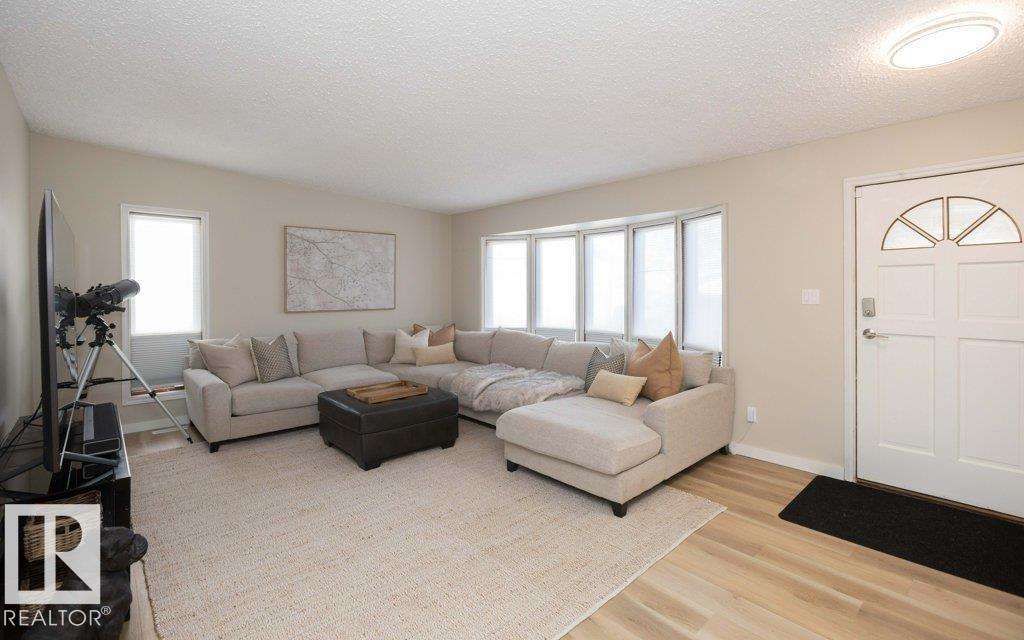 












10737 108A Avenue

,
Westlock,




AB
T7P 1C5

