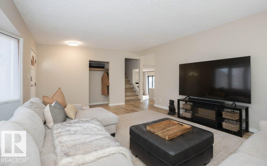 












10737 108A Avenue

,
Westlock,




AB
T7P 1C5

