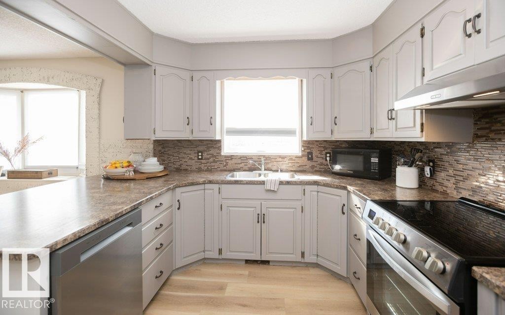 












10737 108A Avenue

,
Westlock,




AB
T7P 1C5

