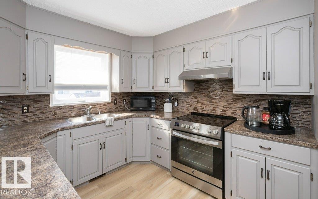 












10737 108A Avenue

,
Westlock,




AB
T7P 1C5

