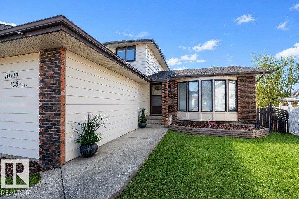 












10737 108A Avenue

,
Westlock,




AB
T7P 1C5

