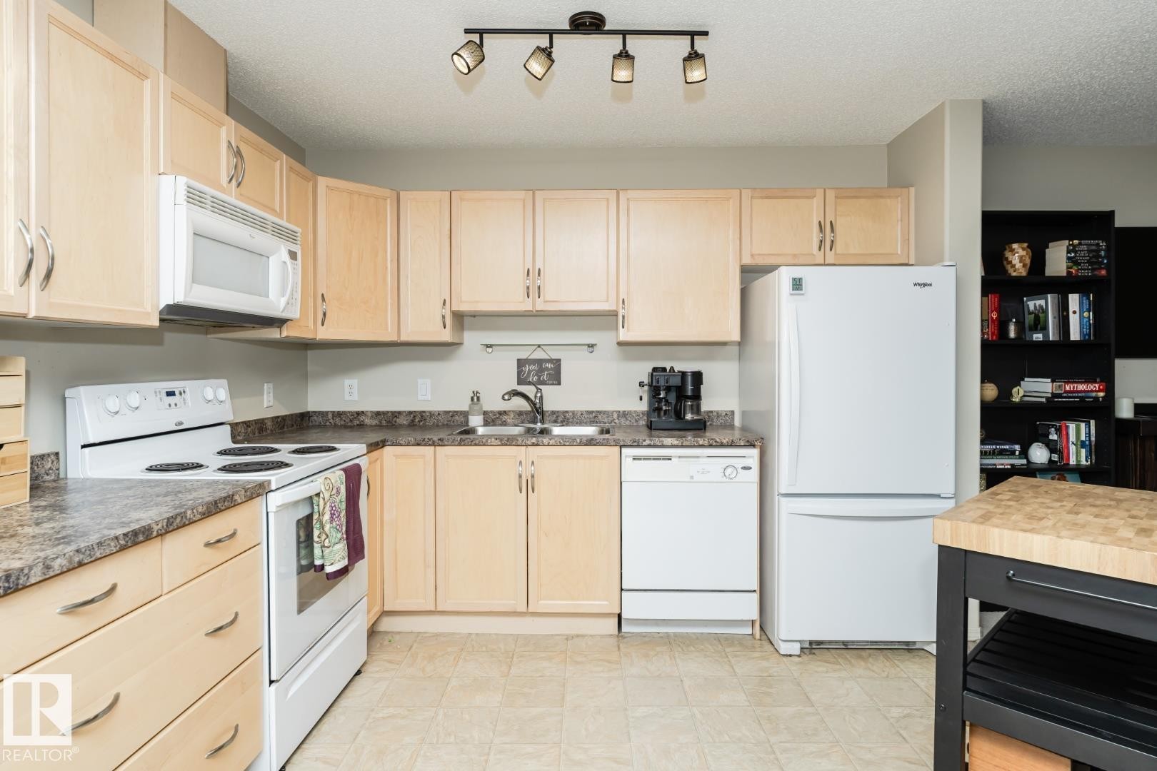 












113 16035 132 Street

,
Edmonton,




AB
T6V 0B4

