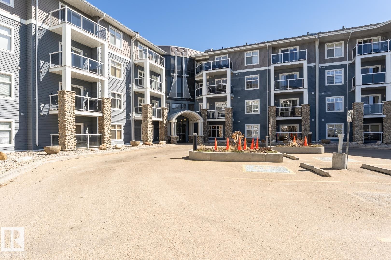 












113 16035 132 Street

,
Edmonton,




AB
T6V 0B4

