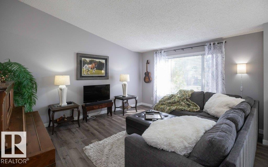 












10812 109 Street

,
Westlock,




AB
T7P 1C4


