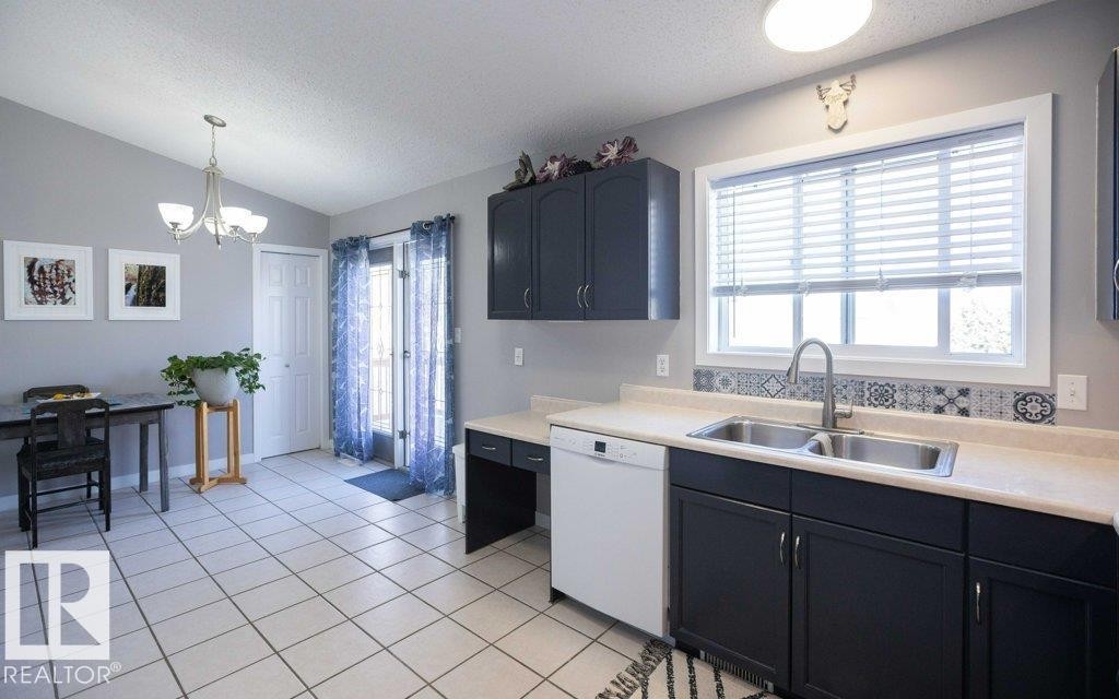 












10812 109 Street

,
Westlock,




AB
T7P 1C4

