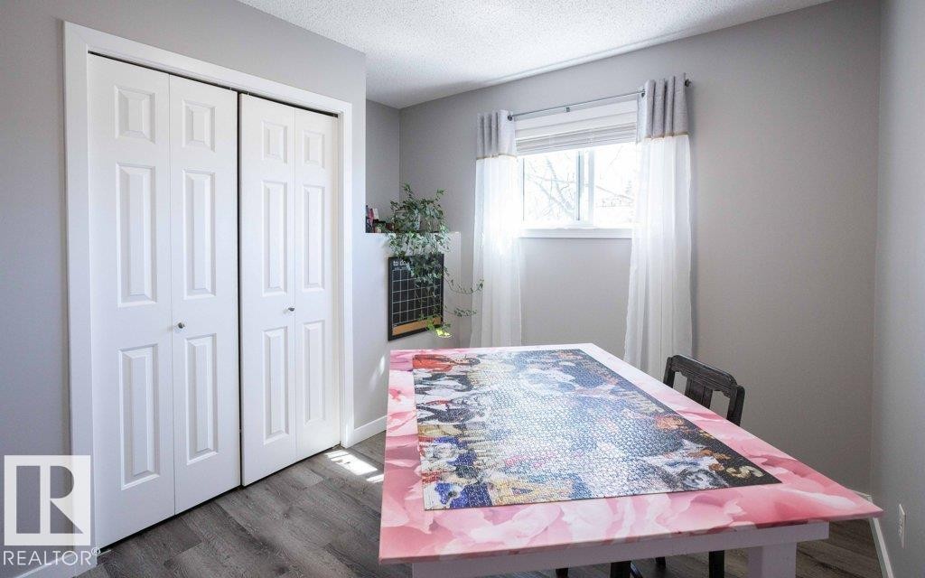 












10812 109 Street

,
Westlock,




AB
T7P 1C4

