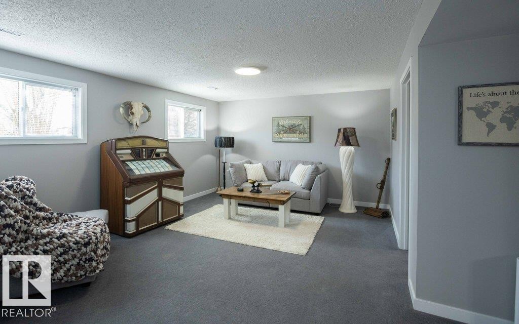 












10812 109 Street

,
Westlock,




AB
T7P 1C4

