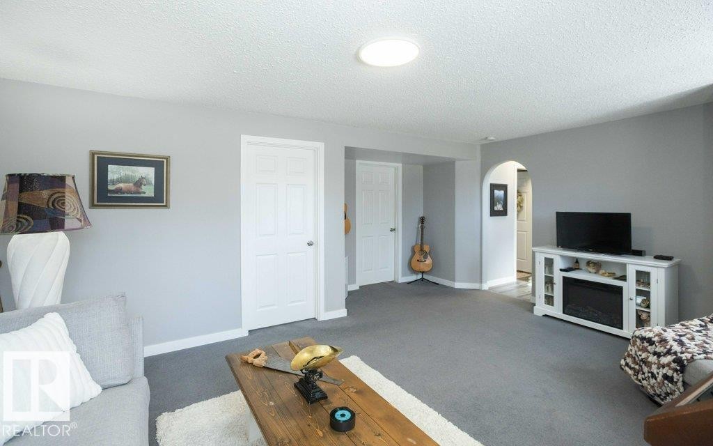 












10812 109 Street

,
Westlock,




AB
T7P 1C4

