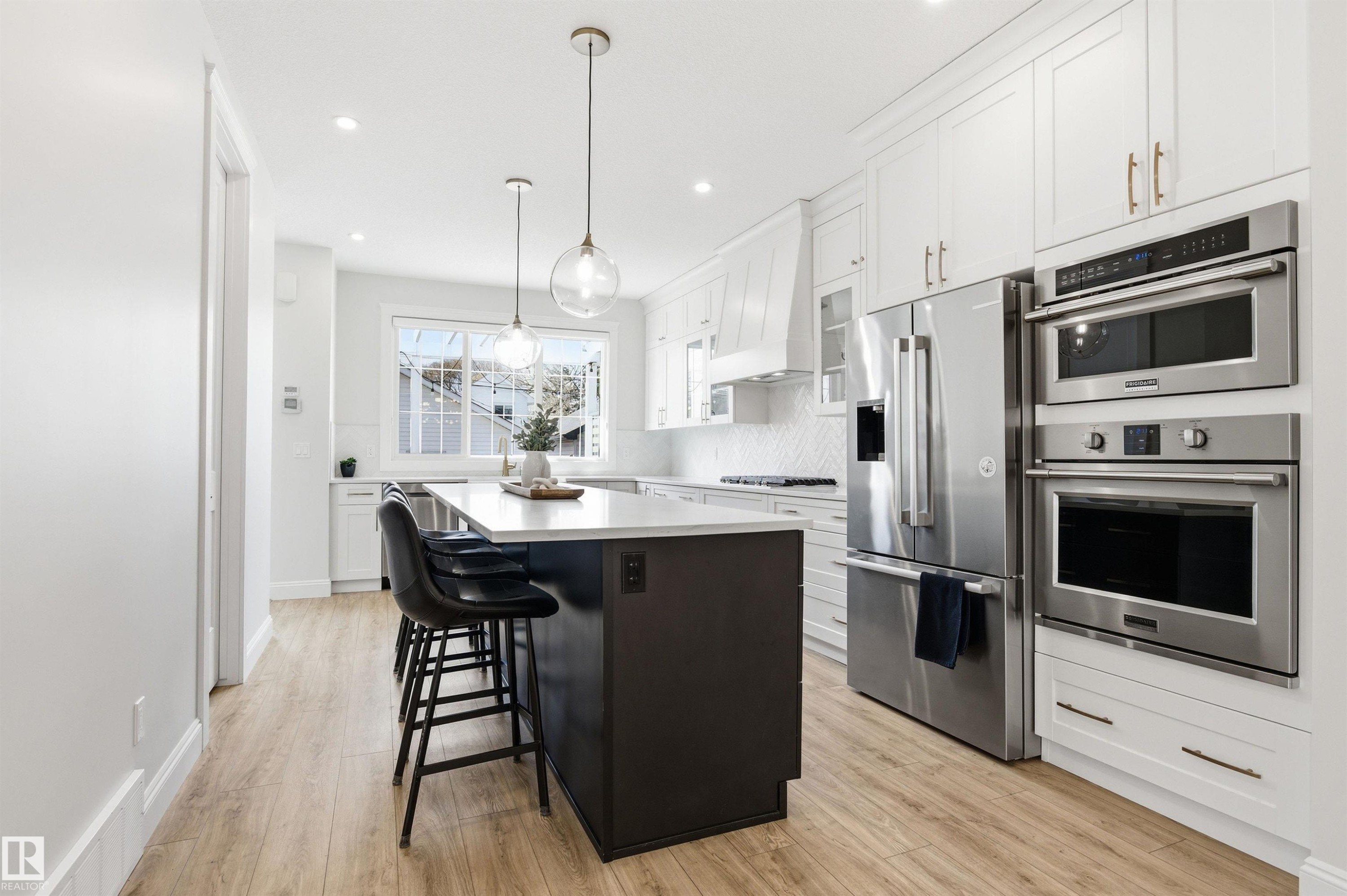 












10430 143 Street

,
Edmonton,




AB
T5N 2S4

