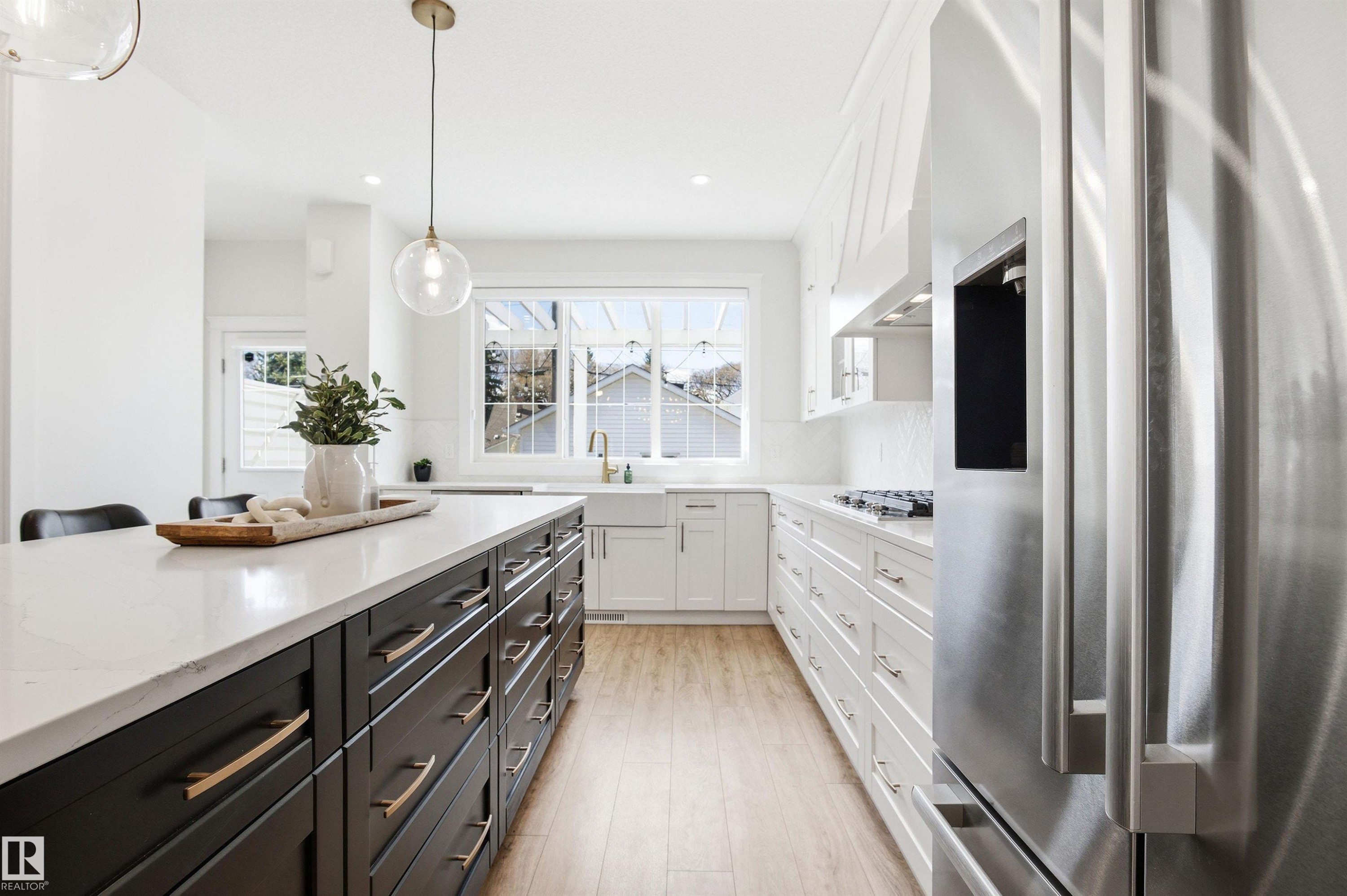 












10430 143 Street

,
Edmonton,




AB
T5N 2S4

