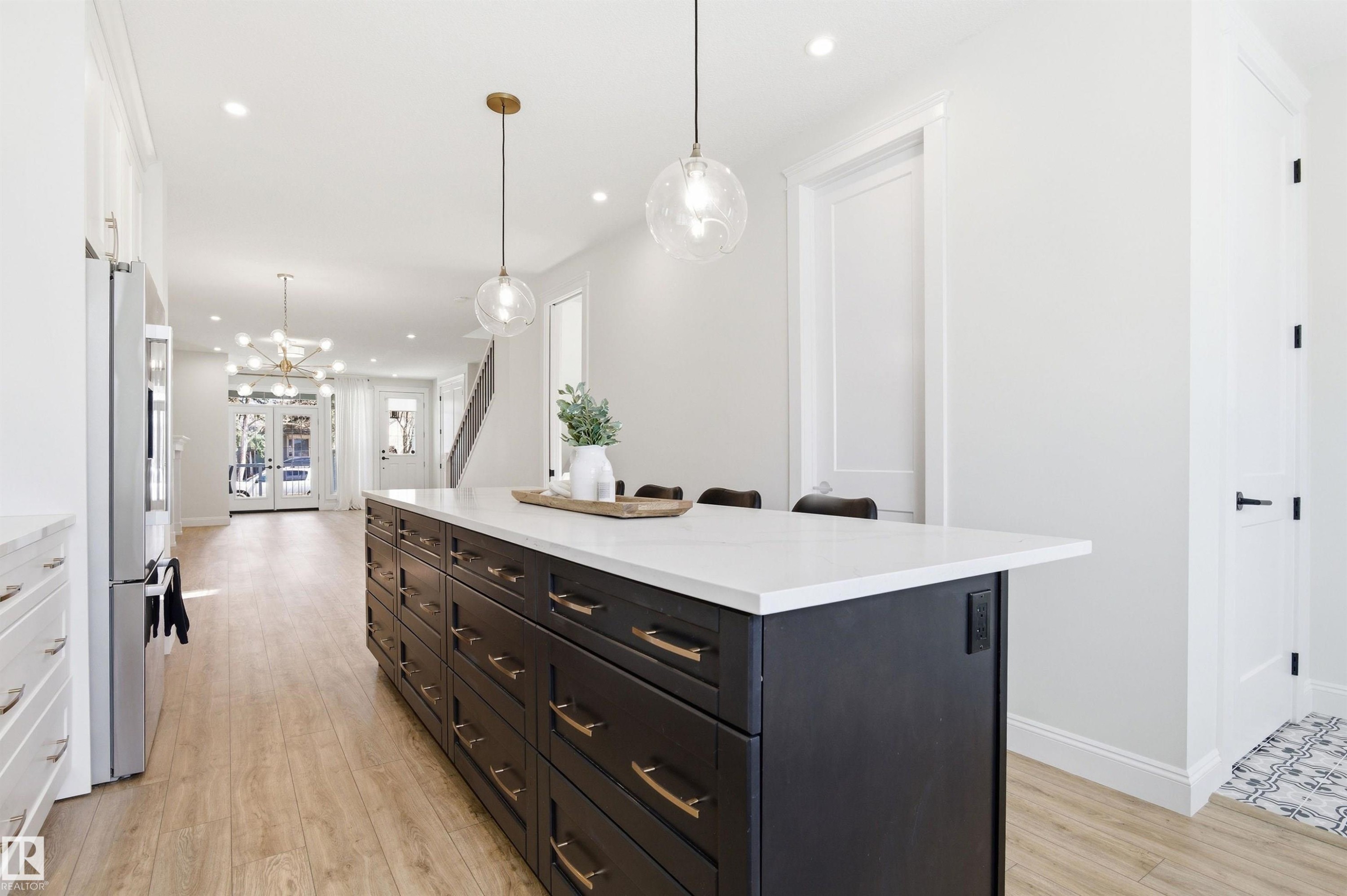 












10430 143 Street

,
Edmonton,




AB
T5N 2S4


