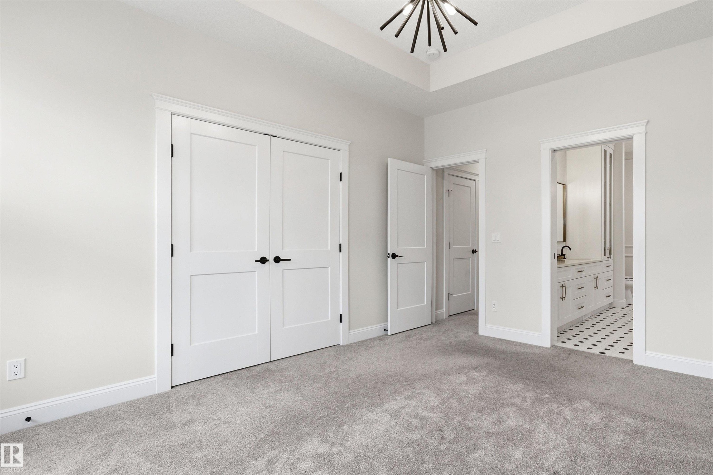 












10430 143 Street

,
Edmonton,




AB
T5N 2S4

