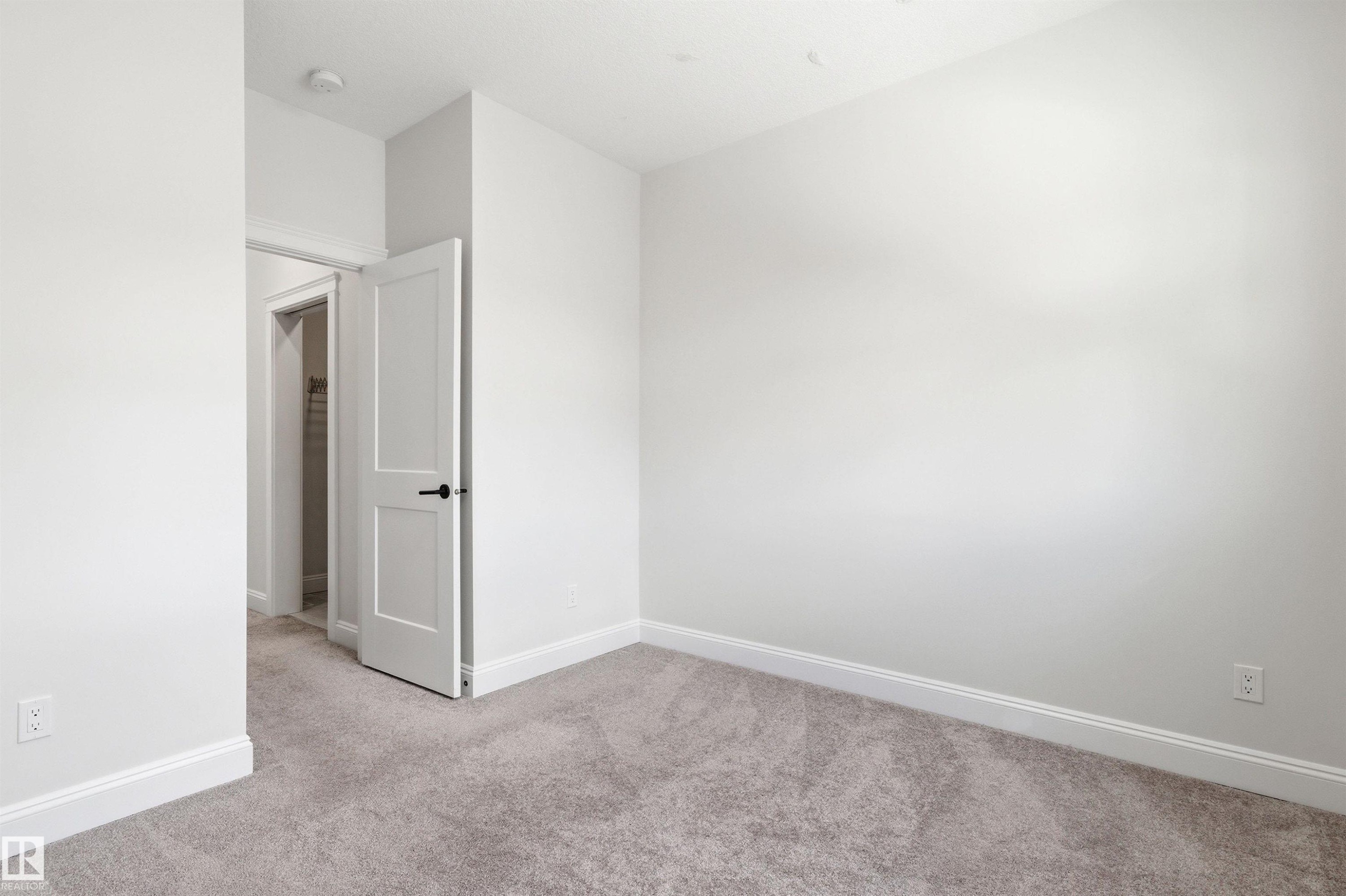 












10430 143 Street

,
Edmonton,




AB
T5N 2S4

