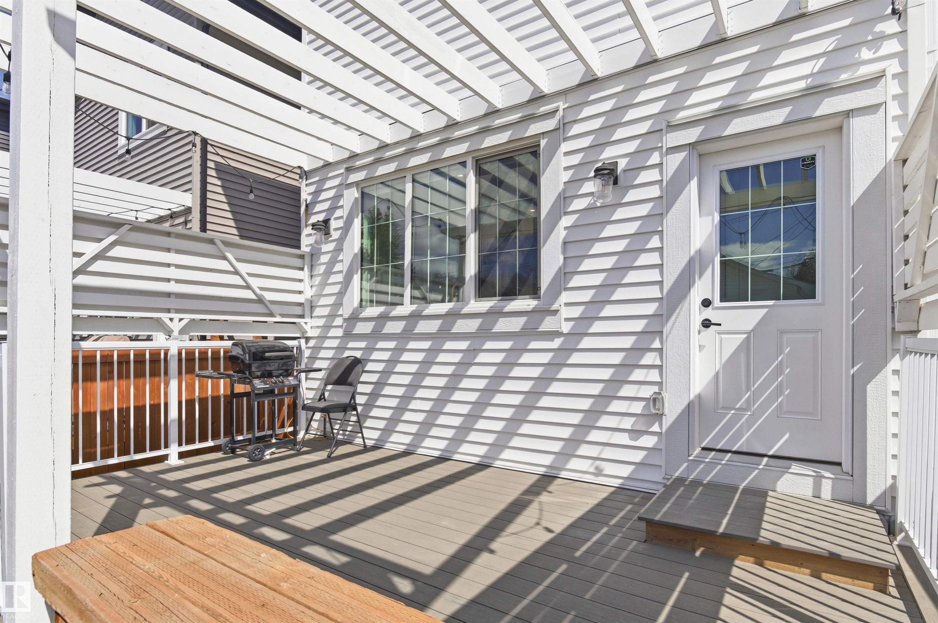 












10430 143 Street

,
Edmonton,




AB
T5N 2S4


