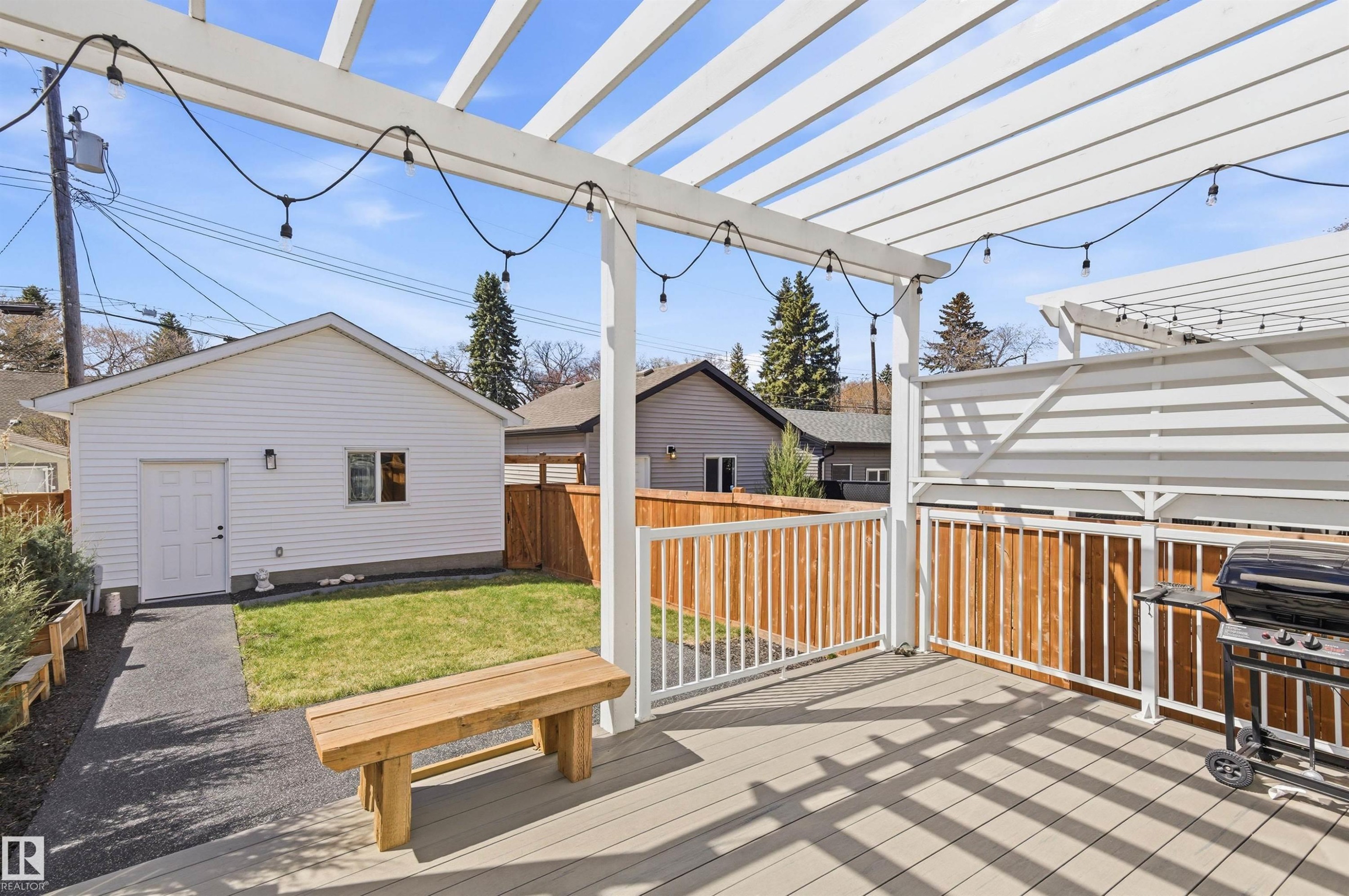 












10430 143 Street

,
Edmonton,




AB
T5N 2S4

