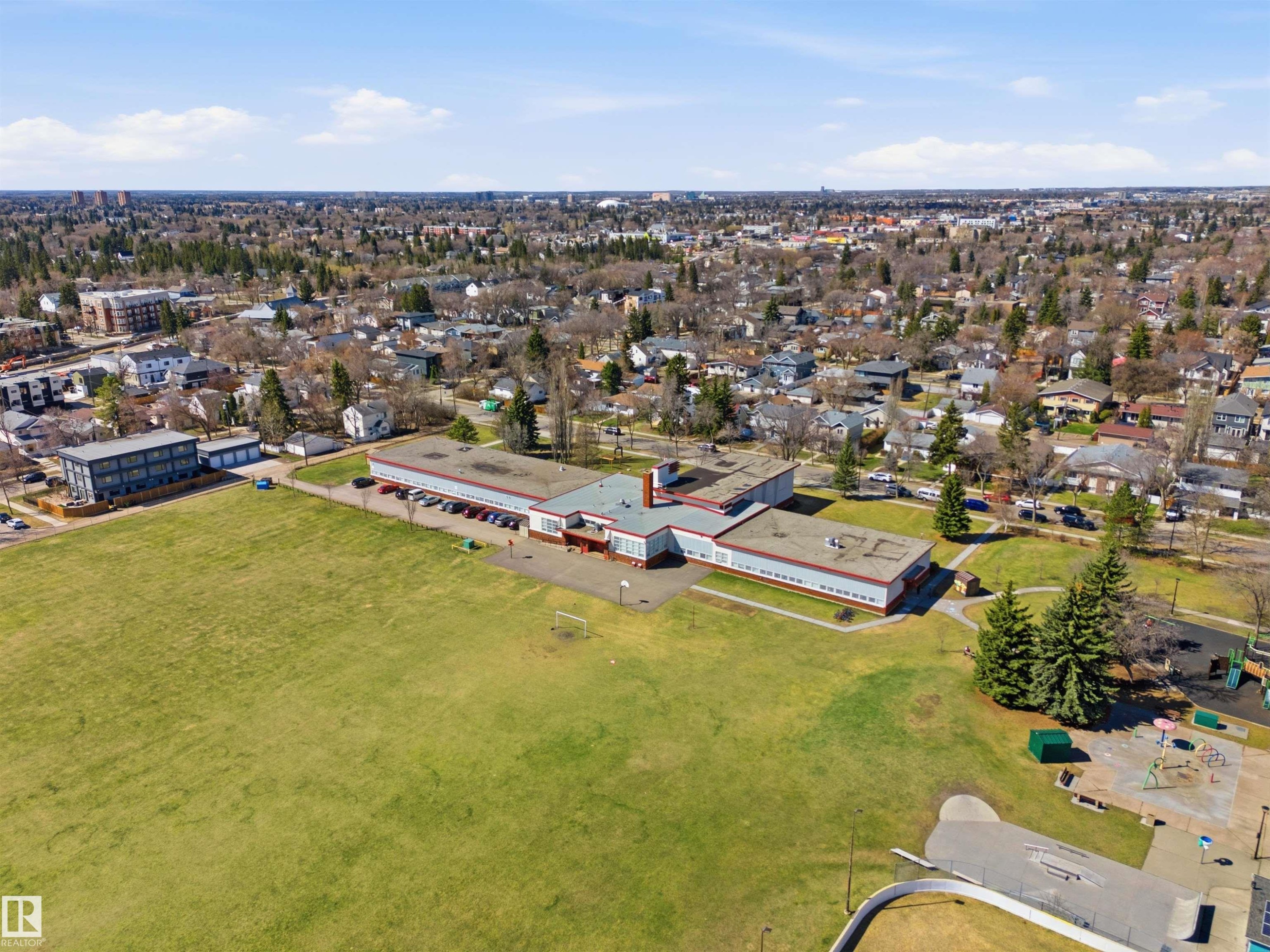 












10430 143 Street

,
Edmonton,




AB
T5N 2S4

