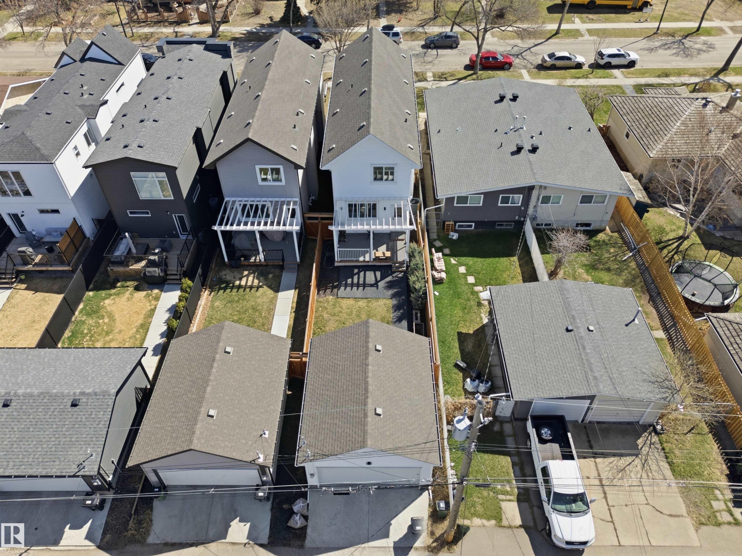 












10430 143 Street

,
Edmonton,




AB
T5N 2S4


