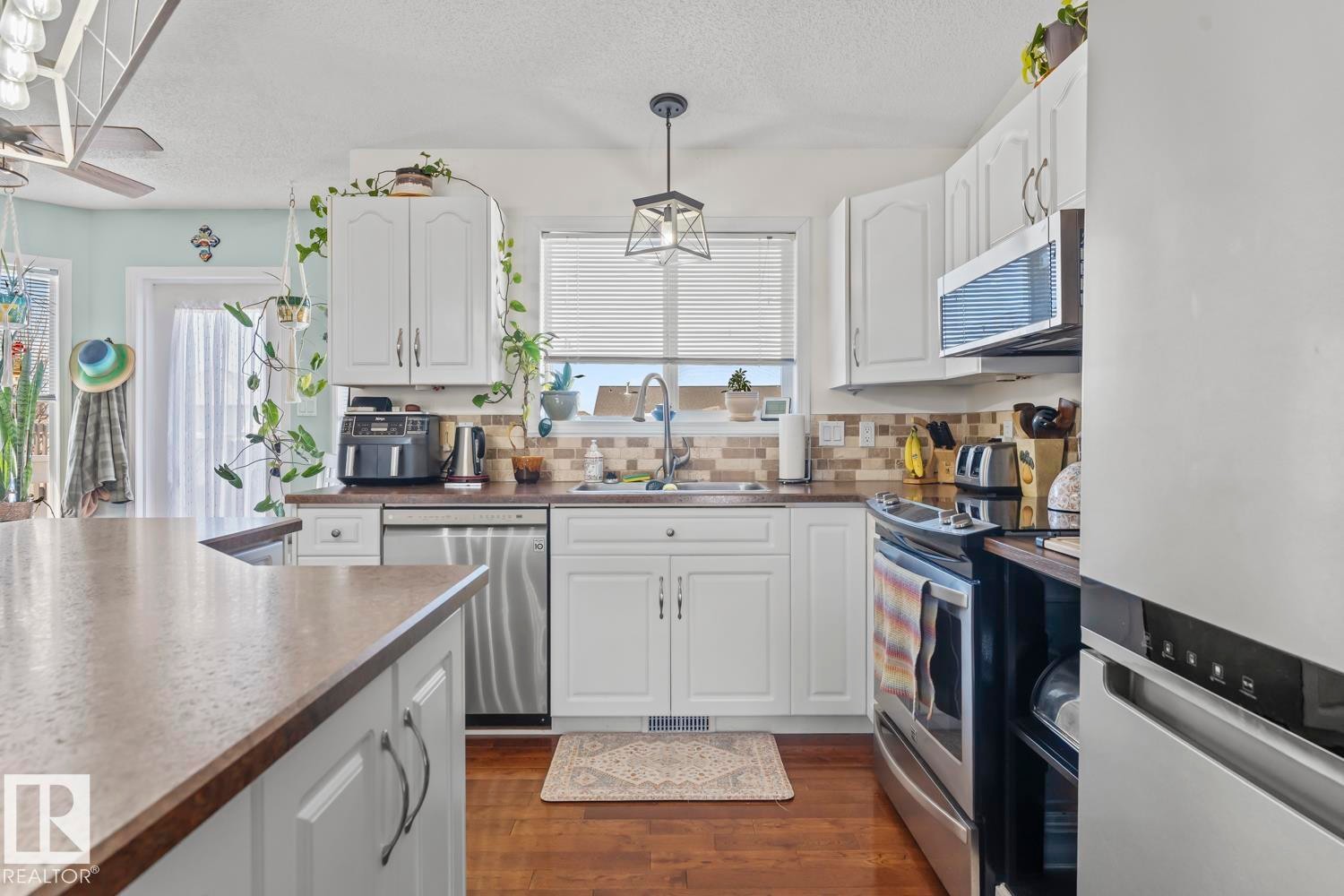 












611 19 Street

,
Cold Lake,




AB
T9M 1C6

