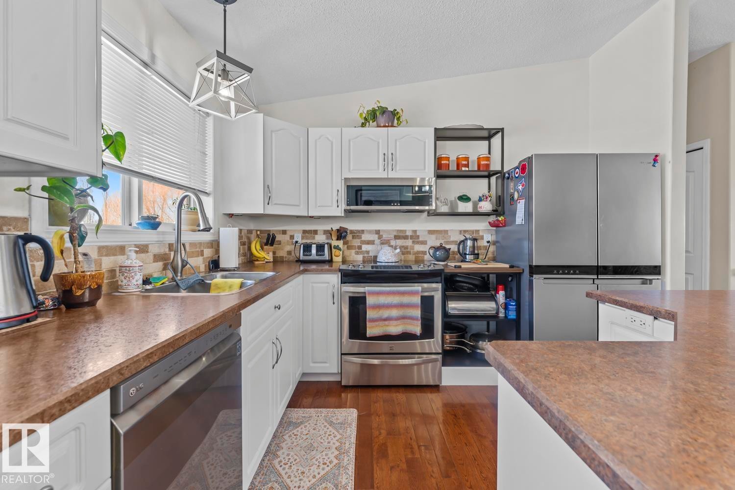 












611 19 Street

,
Cold Lake,




AB
T9M 1C6

