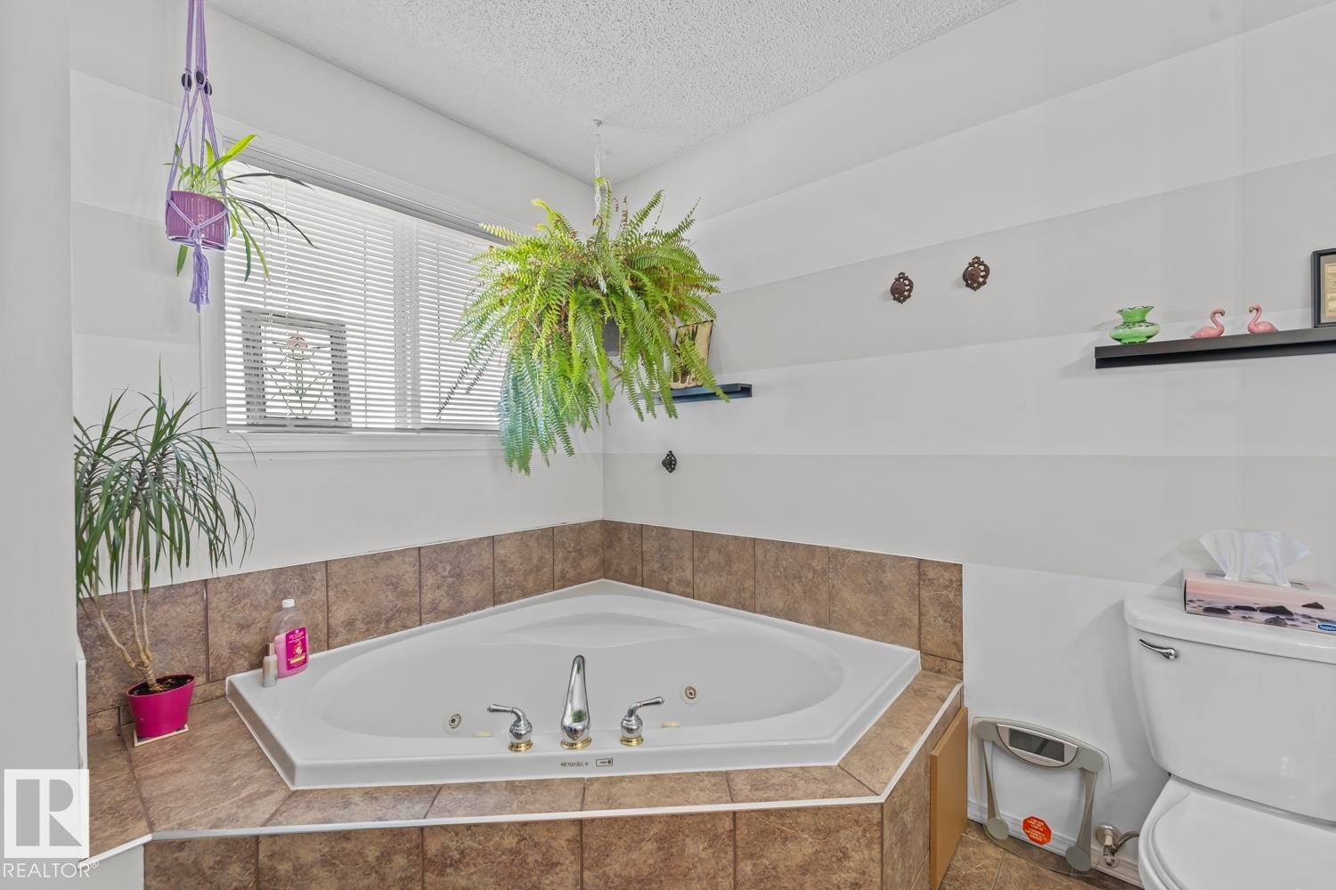 












611 19 Street

,
Cold Lake,




AB
T9M 1C6

