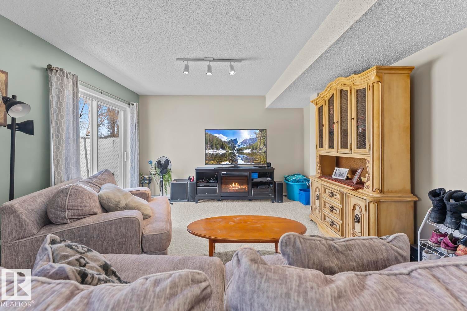 












611 19 Street

,
Cold Lake,




AB
T9M 1C6

